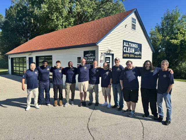 Clients in front of the shop